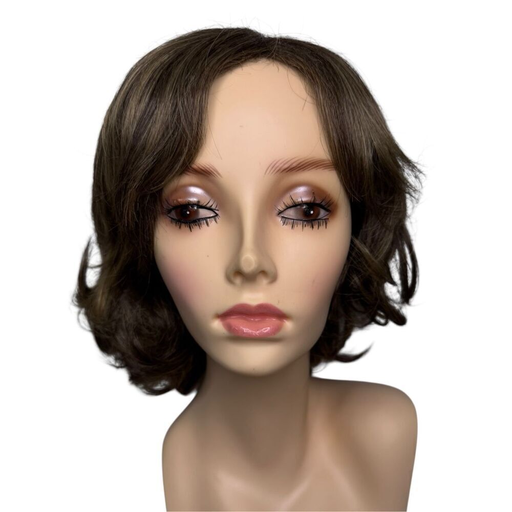 13โ Lightโ BrownโShort Synthetic Hair Bob Wig NEW